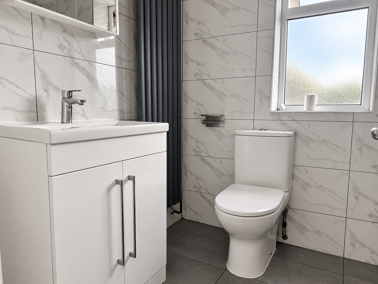 Flat Rymer Road in Greater London