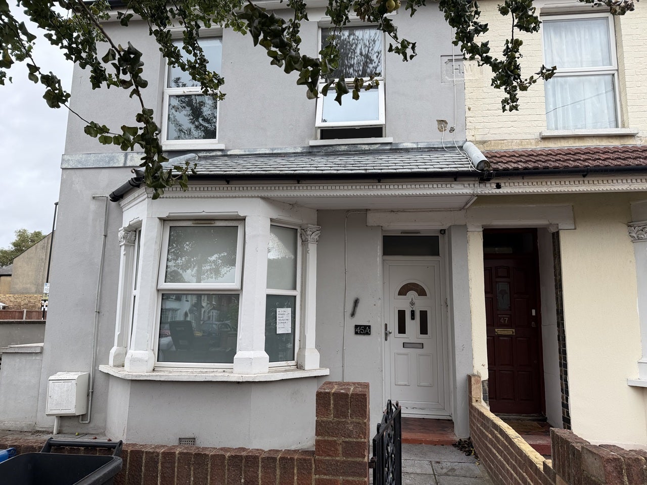 Flat Rymer Road in Greater London