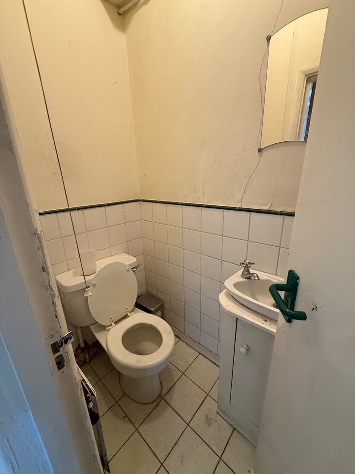 Room Clifton Road in Greater London