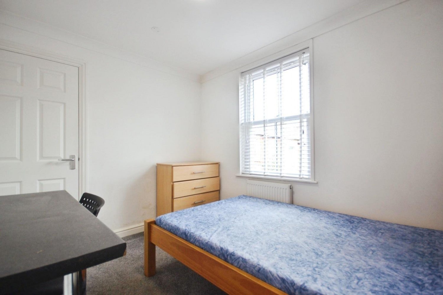 Flat Granby Gardens in Reading