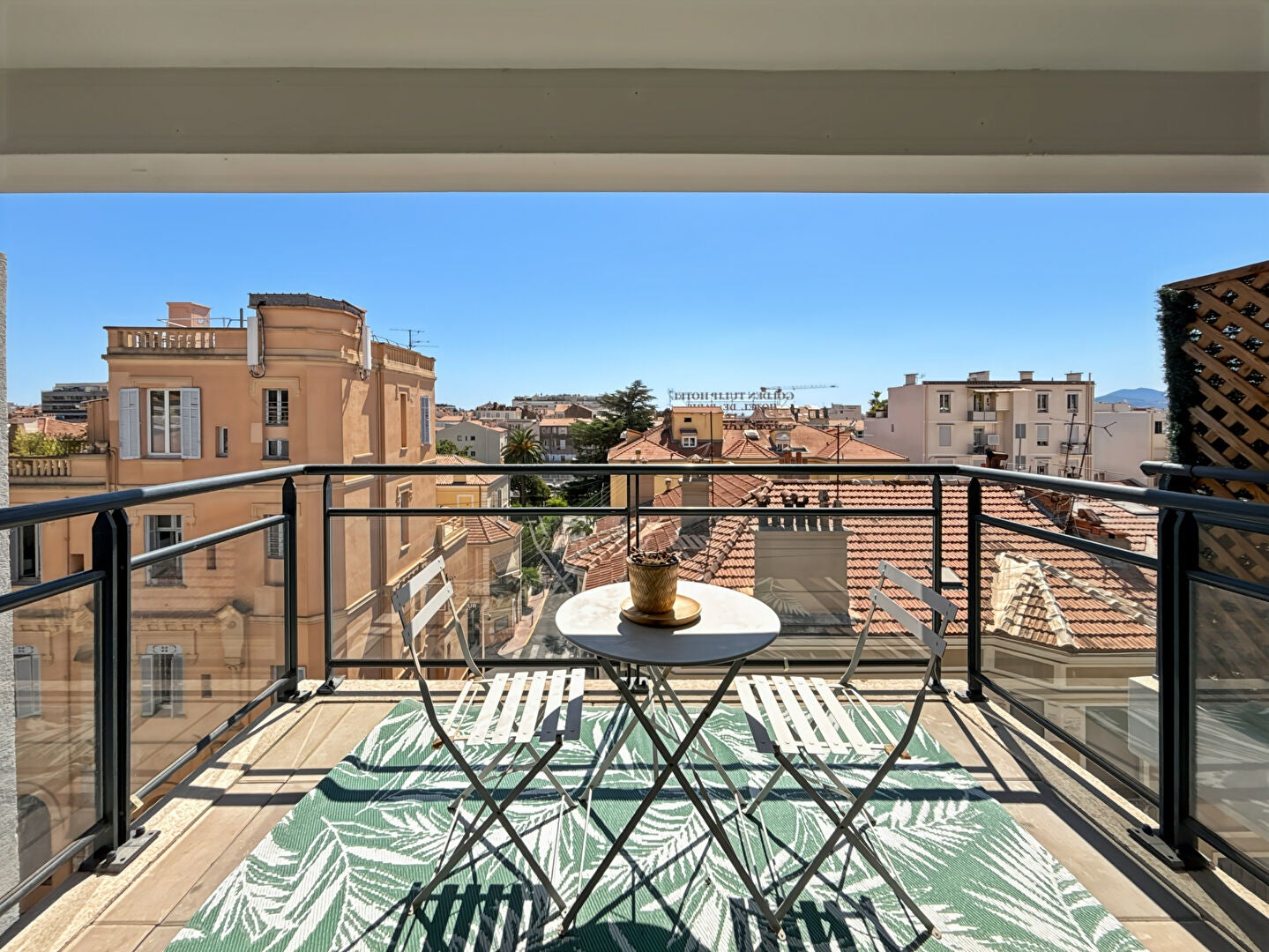 Flat Place du Commandant Maria in Cannes