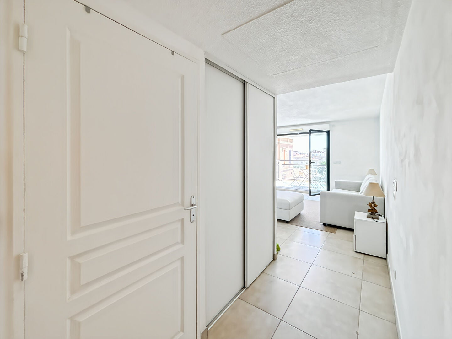 Flat Place du Commandant Maria in Cannes