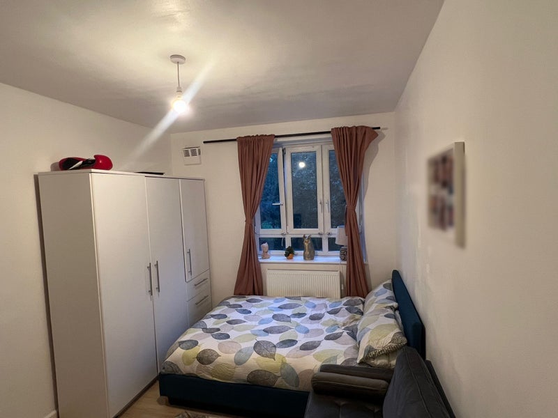 Room Edith Villas in Greater London