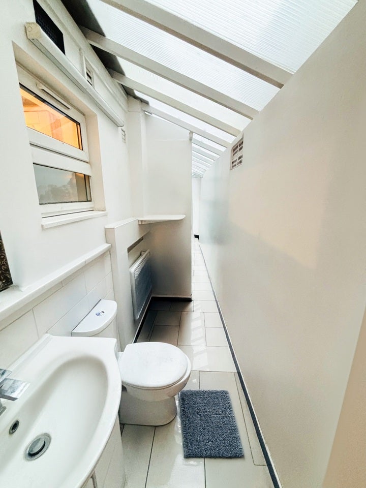 Room Woolwich Road in Greater London