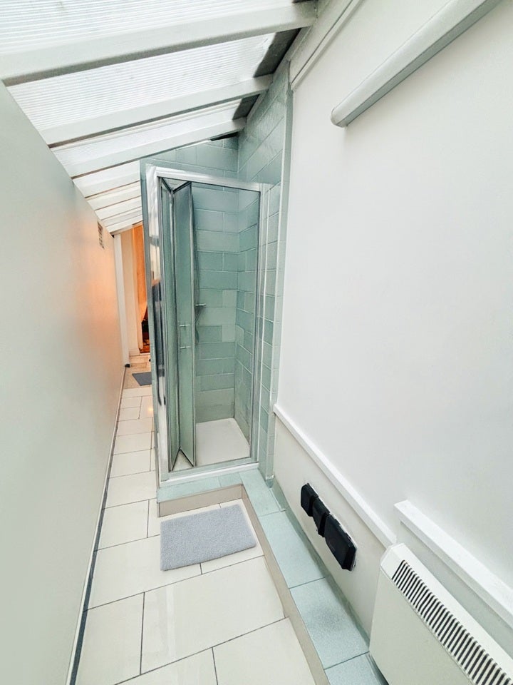 Room Woolwich Road in Greater London