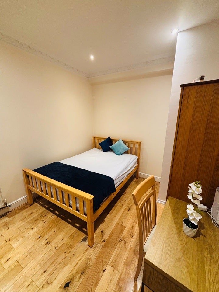 Room Woolwich Road in Greater London