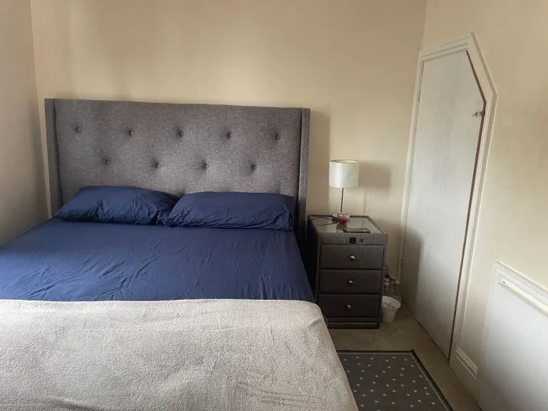 Room Dominion Drive in Greater London