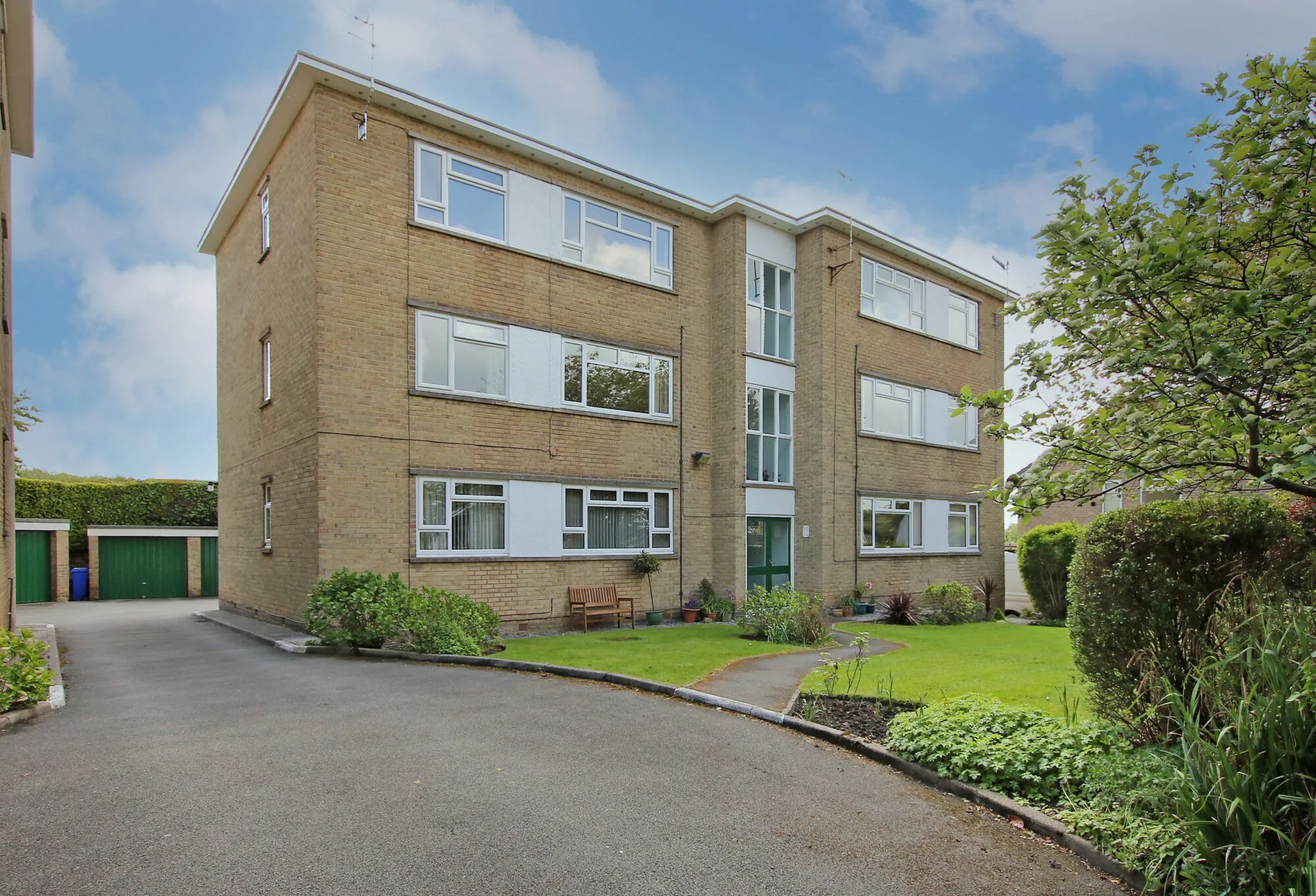 Flat Silverdale Gardens in Sheffield