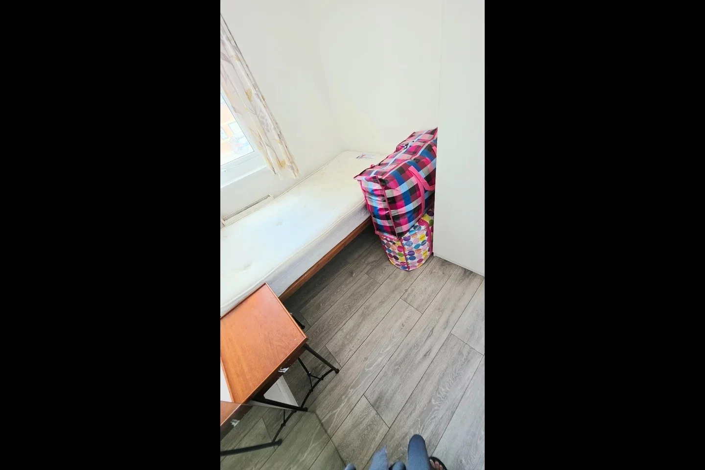 Room Oaklands Park Avenue in Greater London