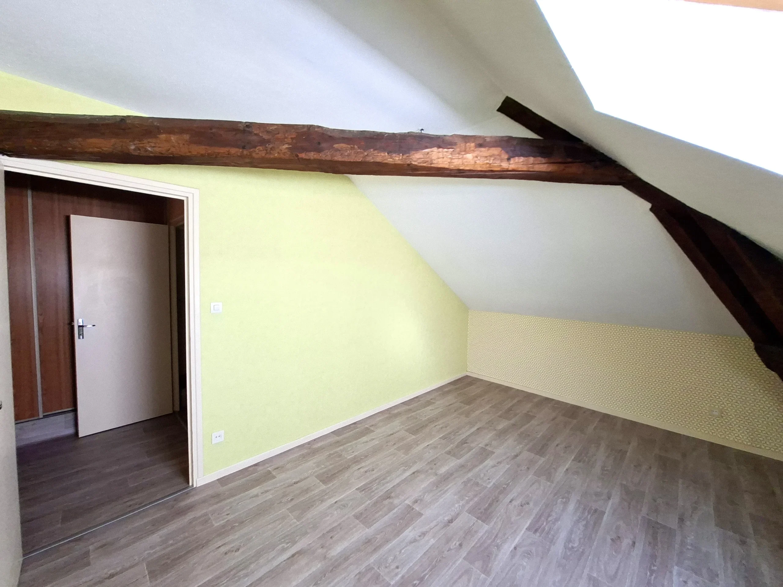 Flat Avenue de la Gare in Pouilly-sous-Charlieu