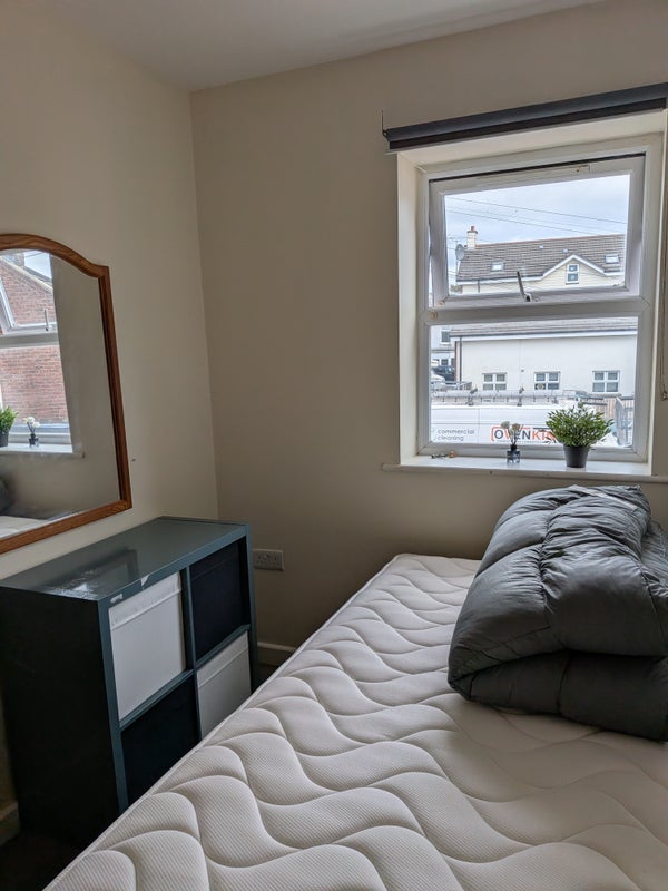 Room Holdenhurst Road in Bournemouth