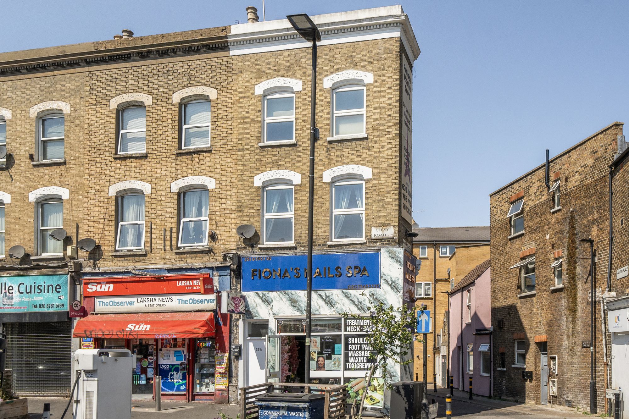 Flat Paxton Place in Greater London