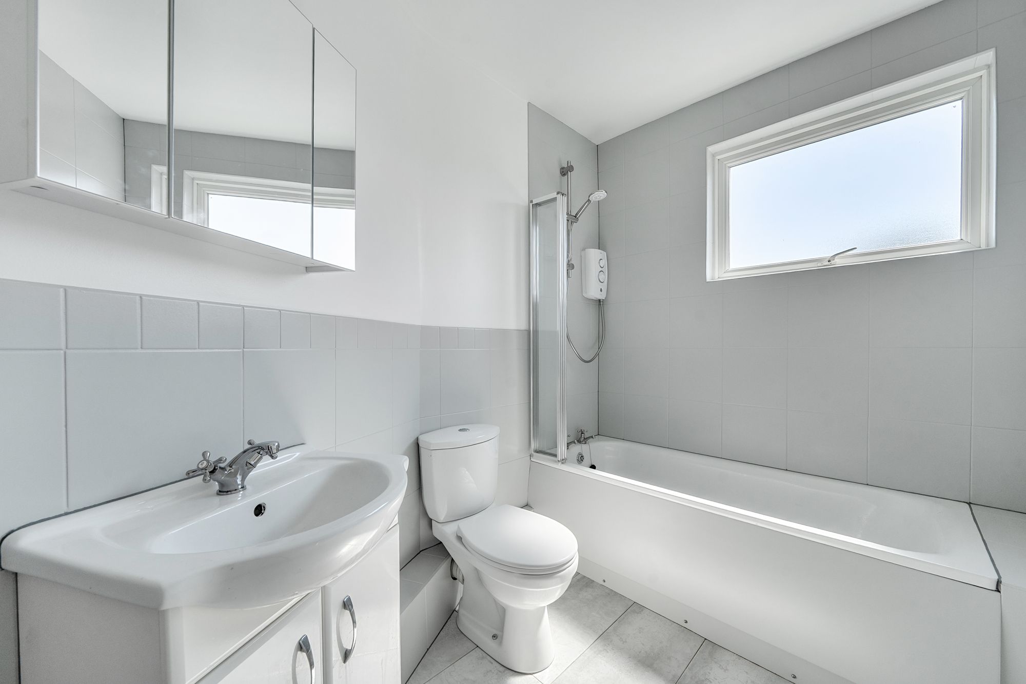 Flat Paxton Place in Greater London