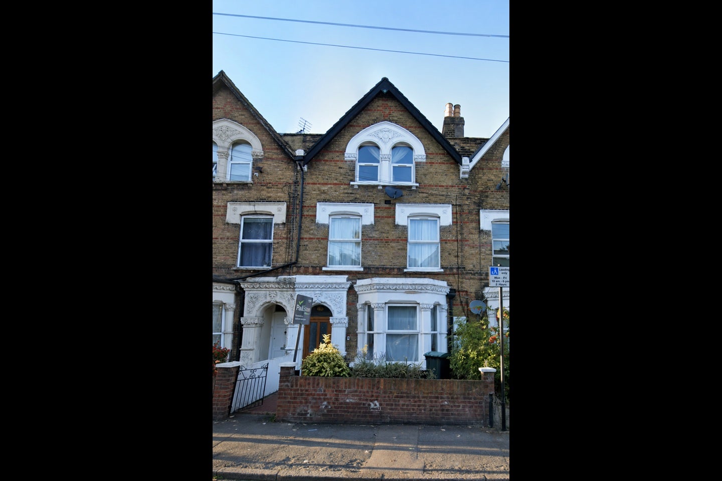 Flat Hermitage Road in Greater London