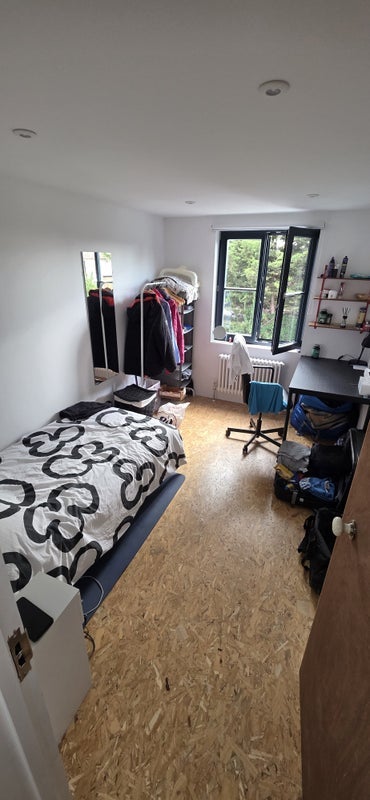 Room Gosport Road in Greater London