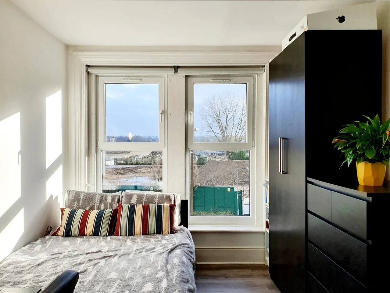 Flat Woolwich Road in Greater London