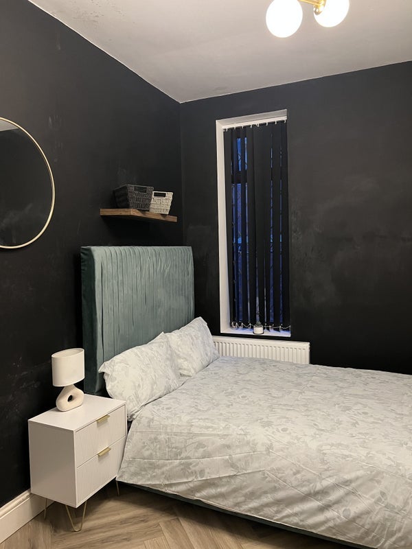 Room Firs Avenue in Manchester