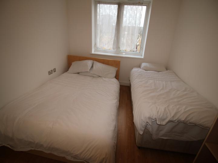 Flat Newport Avenue in Greater London