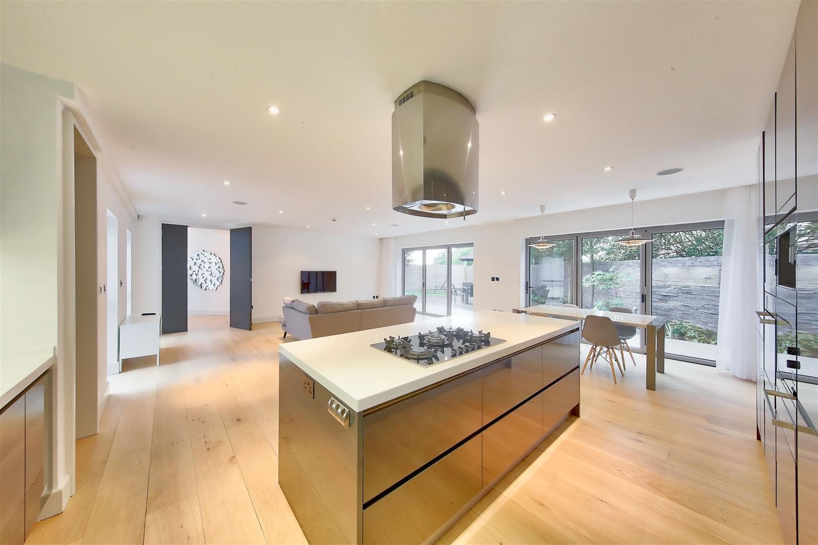 House Ridgway Place in Greater London