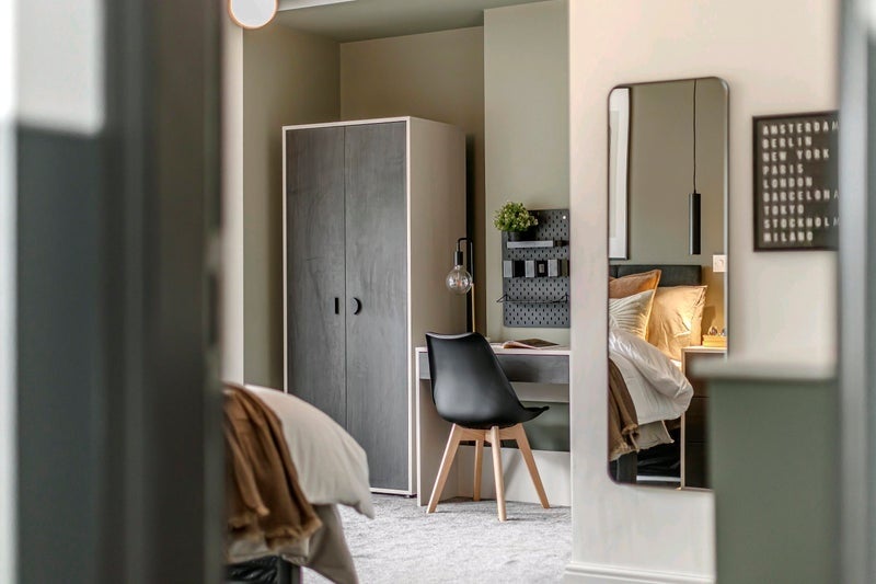 Room Wilson Patten Street in Warrington