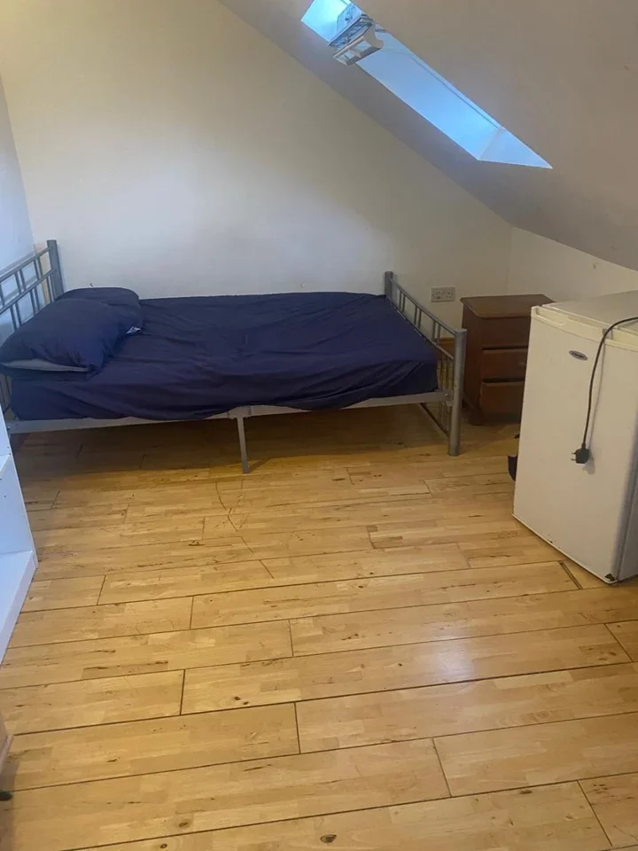 Room Fairfield Road in Greater London