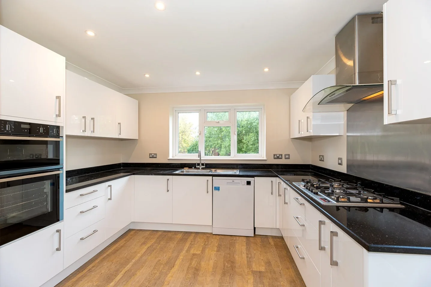House Cedar Close in Elmbridge