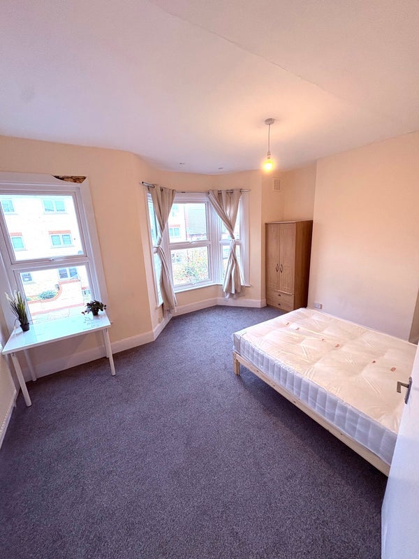 Room Finland Road in Greater London