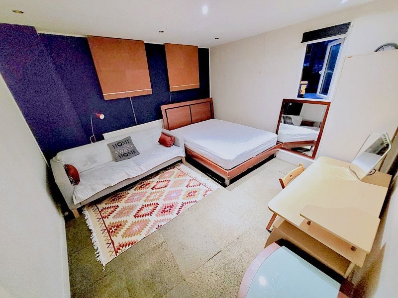 Room Tollington Way in Greater London