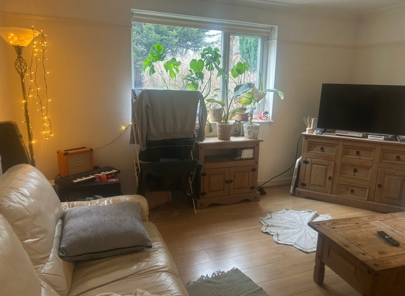 Flat Parrs Wood Road in Manchester