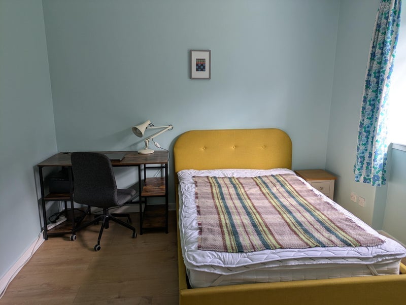 Room Cherrybank Road in Glasgow