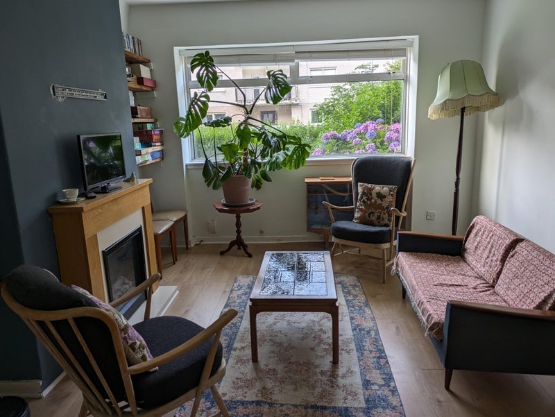 Room Cherrybank Road in Glasgow
