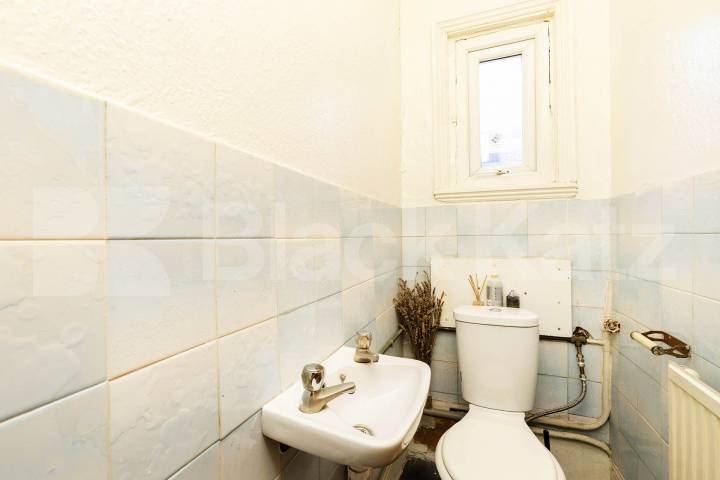 Flat Iverson Road in Greater London