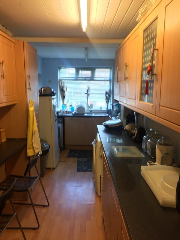 Room Bramley Avenue in Trafford