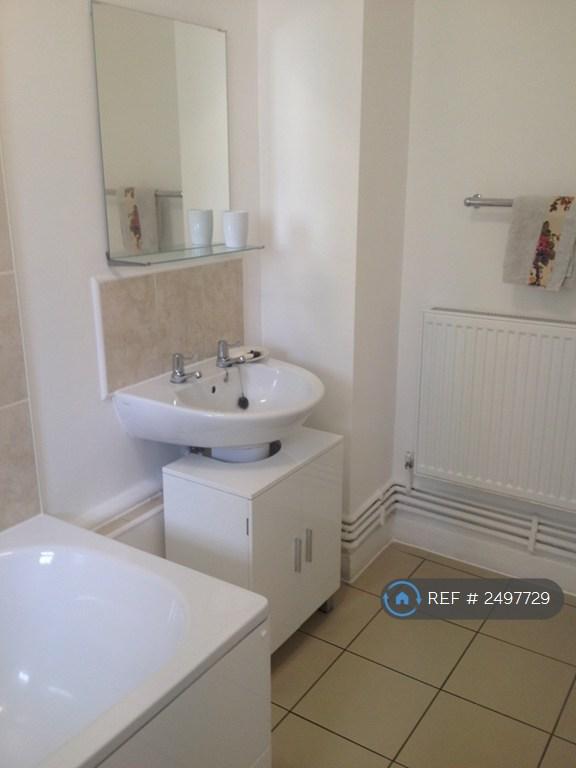 Flat Drysdale Street in Greater London