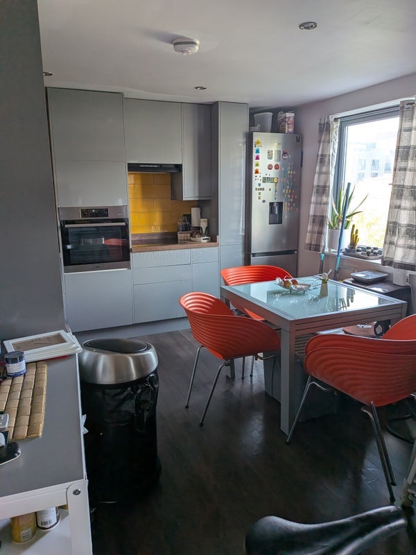 Room Cremer Street in Greater London