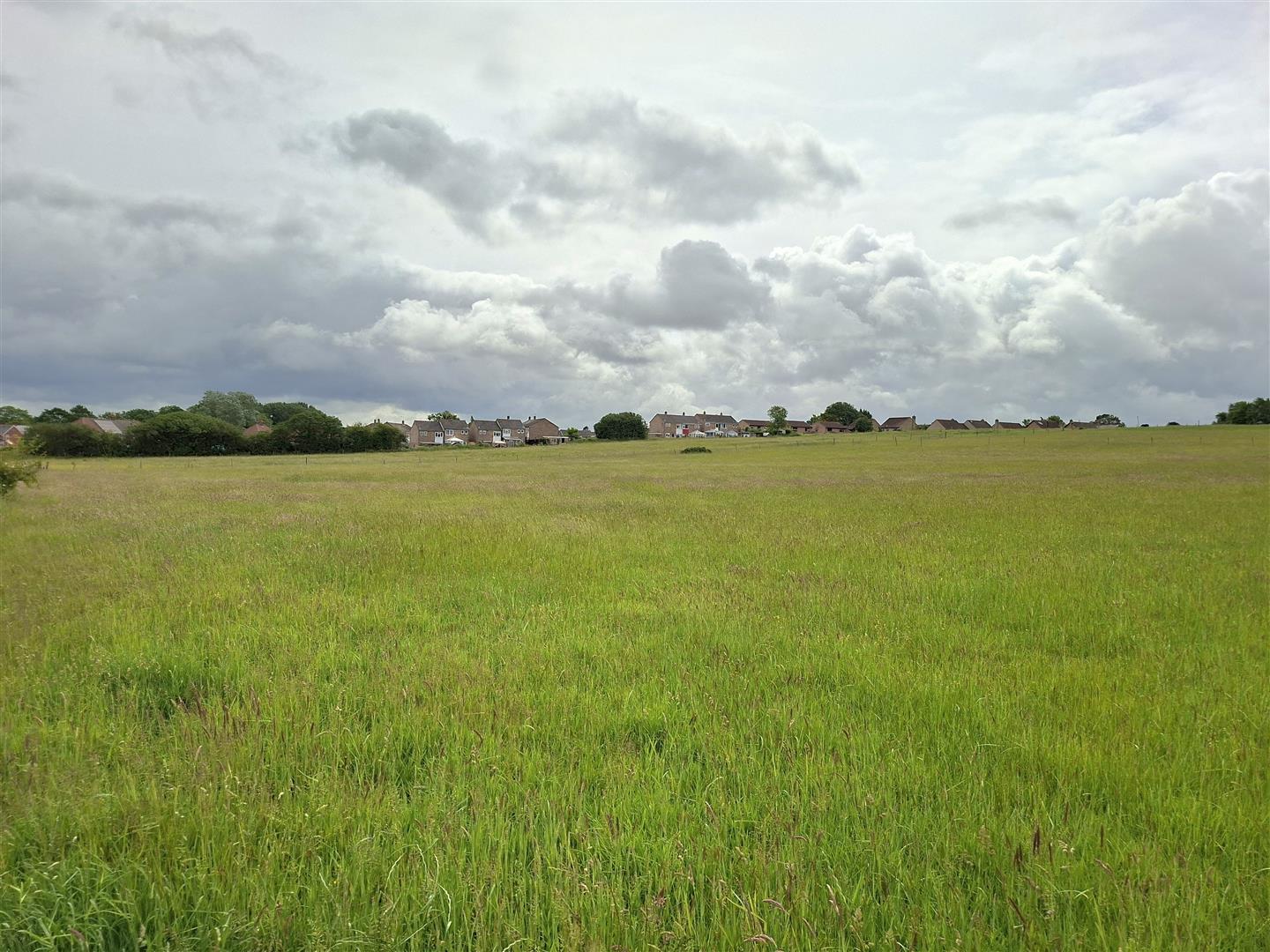 Flat Ryme Road in Ryme Intrinseca