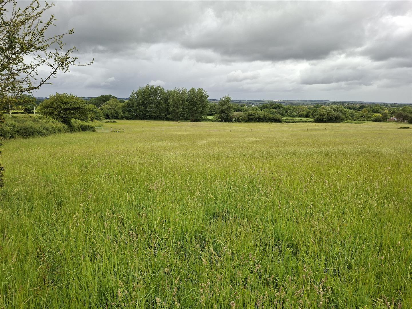 Flat Ryme Road in Ryme Intrinseca