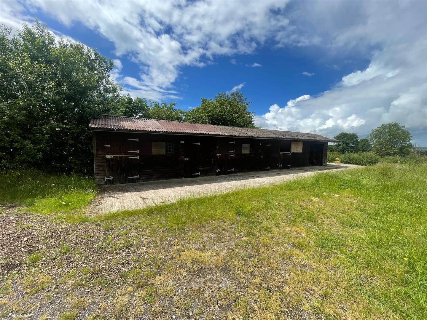 Flat Ryme Road in Ryme Intrinseca