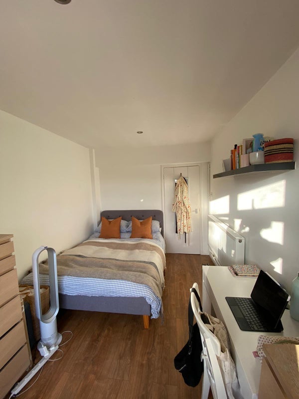 Flat Clapham Park Road in Greater London
