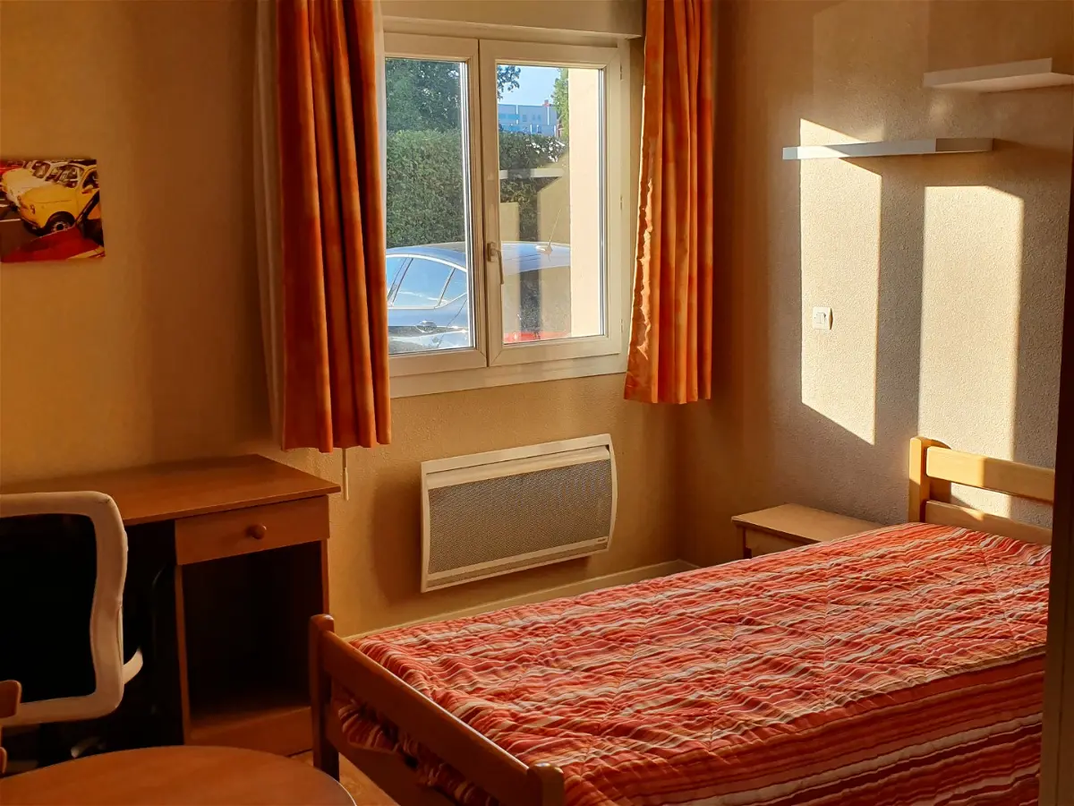 Room Rue du Clos des Villas in Valenciennes