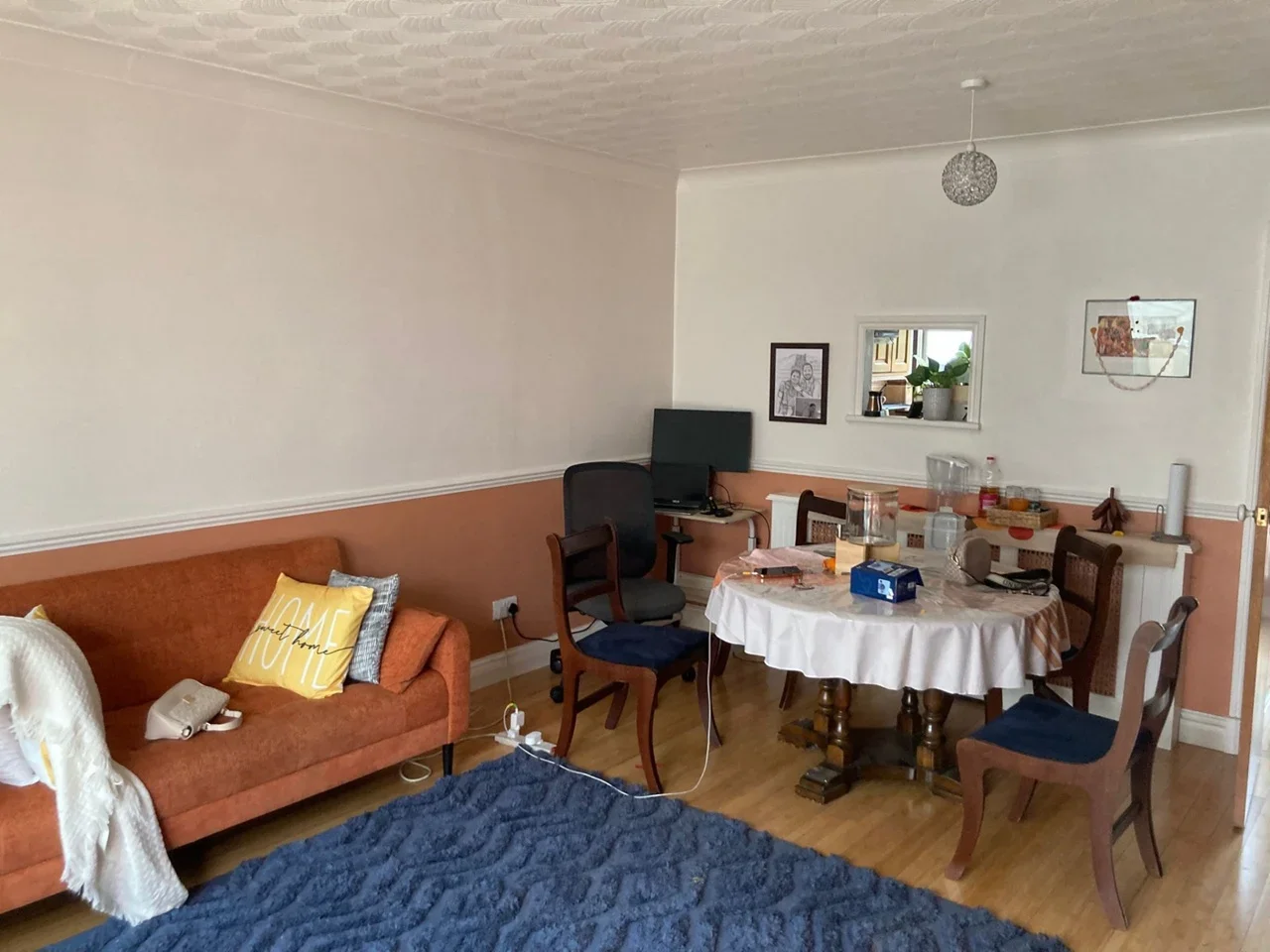 Flat Forsythia Close in Greater London