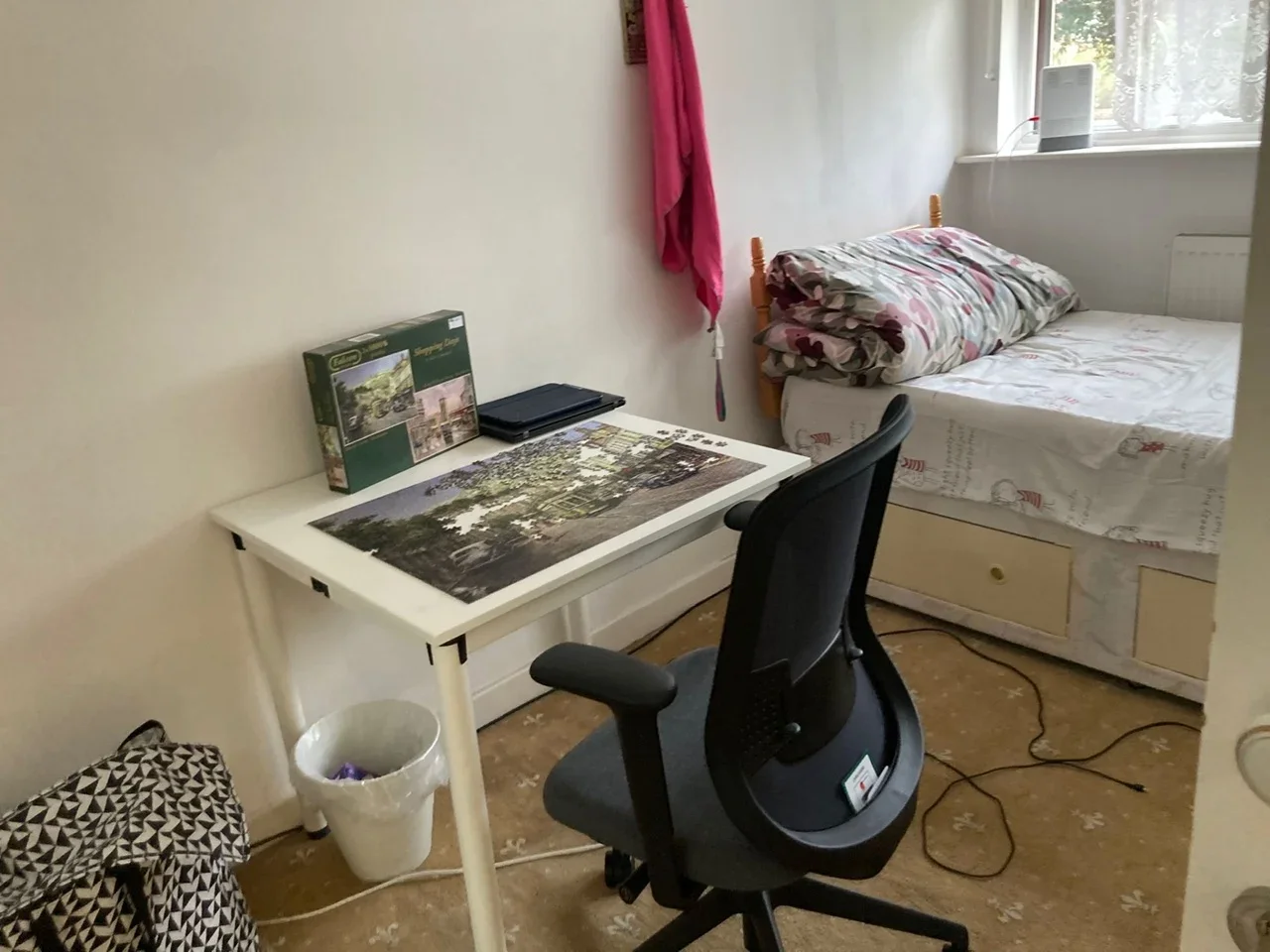 Flat Forsythia Close in Greater London