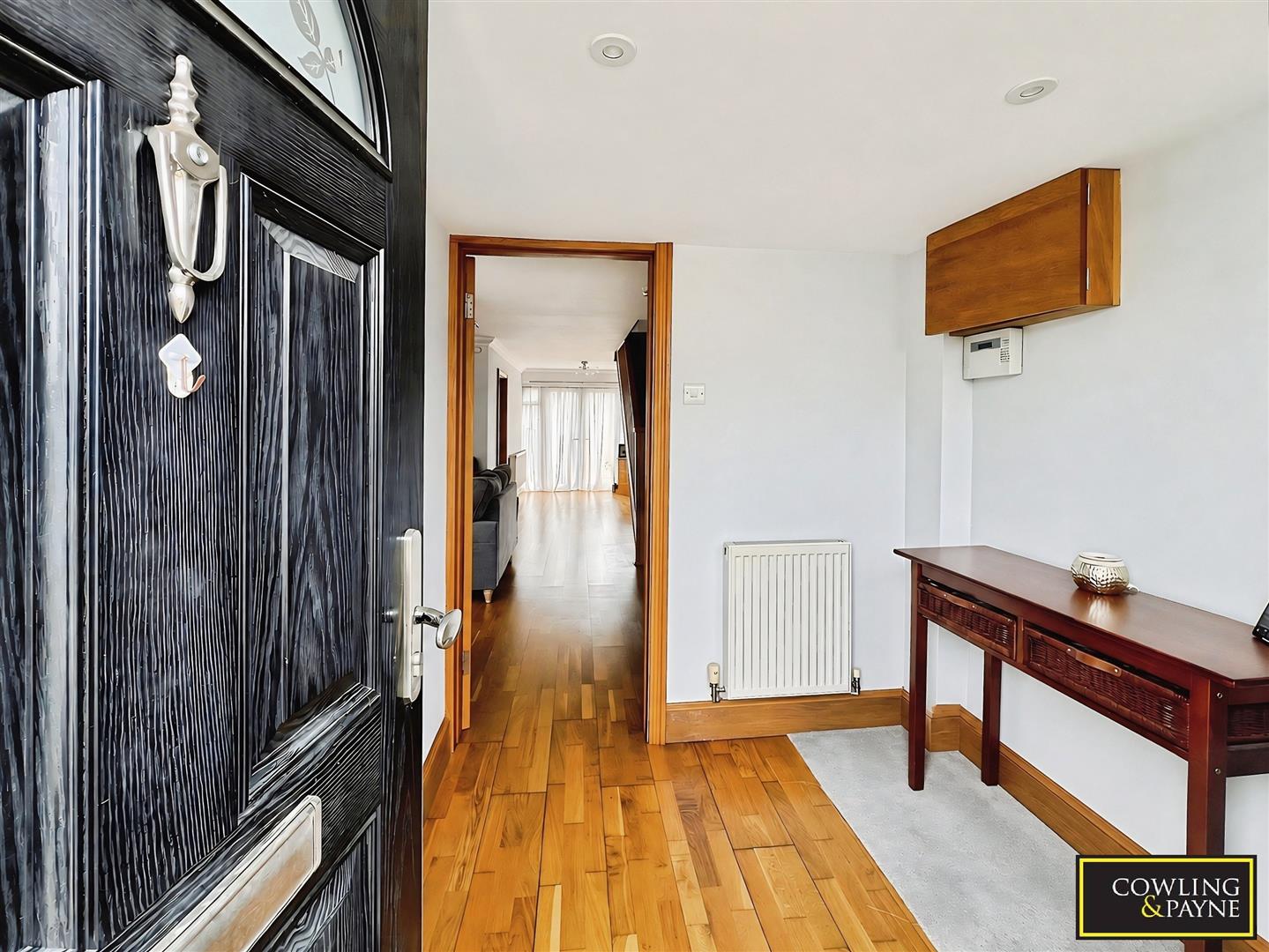 House Alicia Walk in Basildon