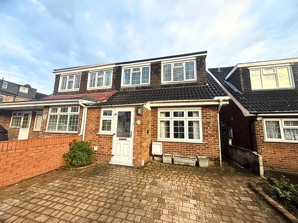 House Tryfan Close in Greater London