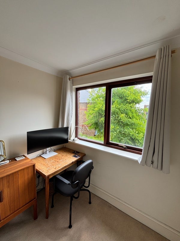 Room Goodhart Place in Greater London