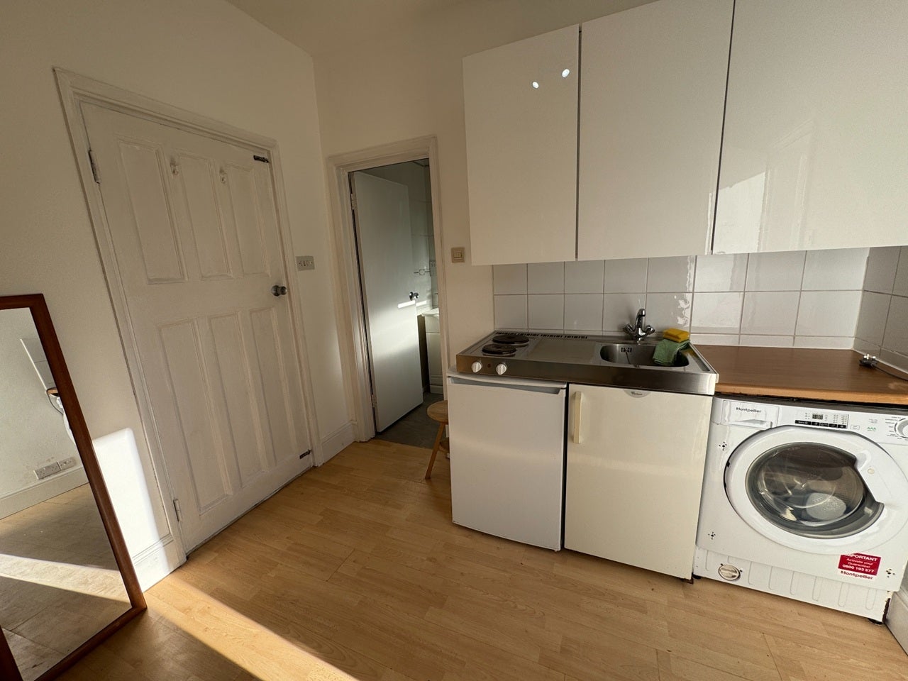 Flat Grosvenor Gardens in Greater London