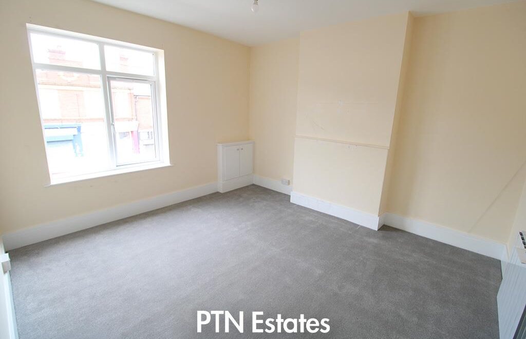 Flat Halesowen Road in Dudley