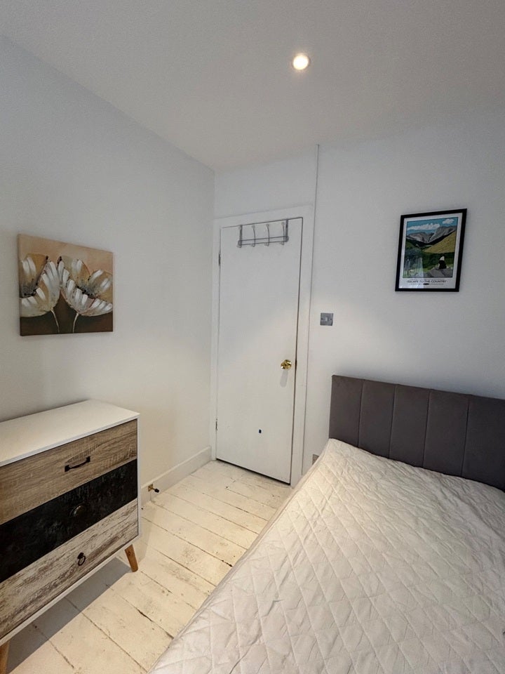 Room Robin Hood Way in Greater London
