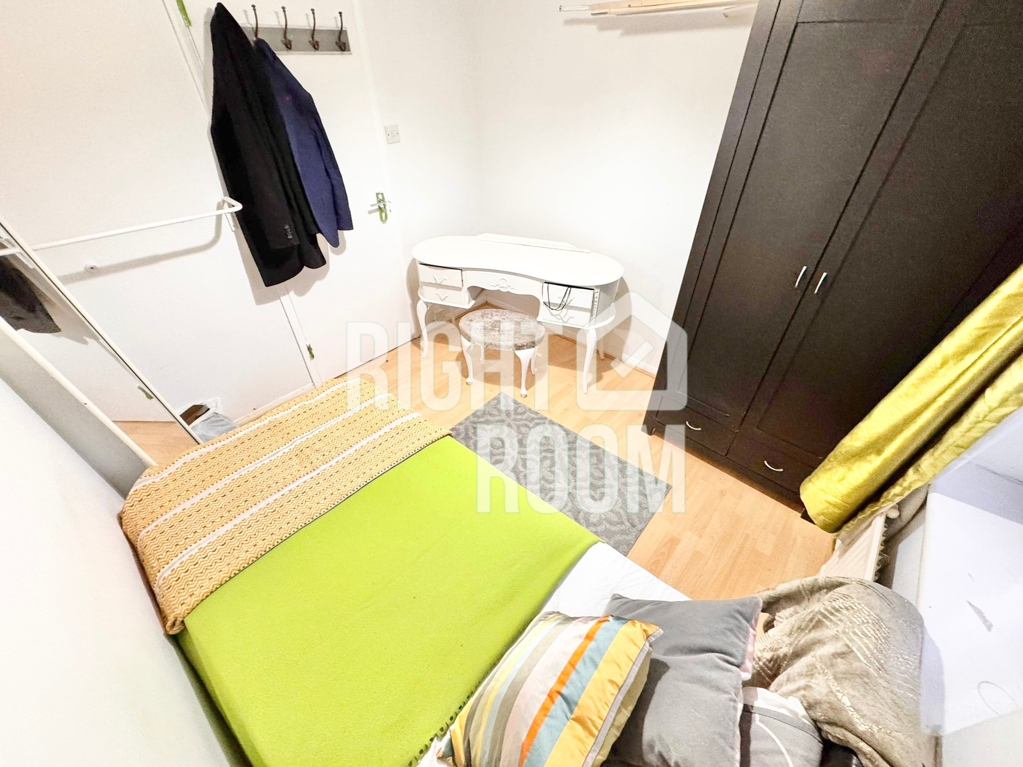 Room Garnet Walk in Greater London