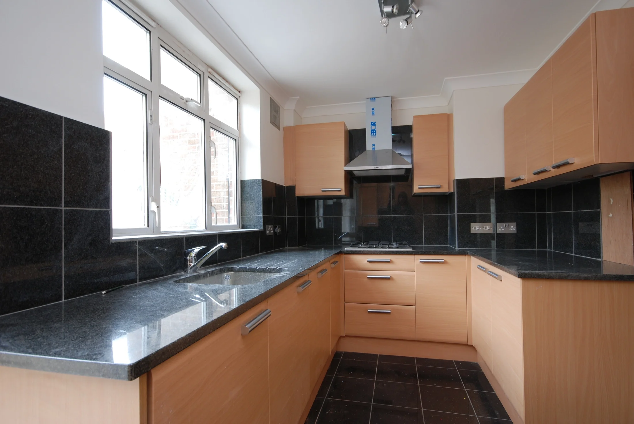 Flat Northcote Avenue in Greater London